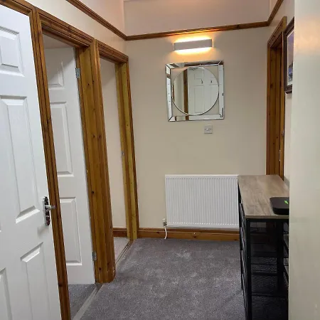 Daire Eton Court