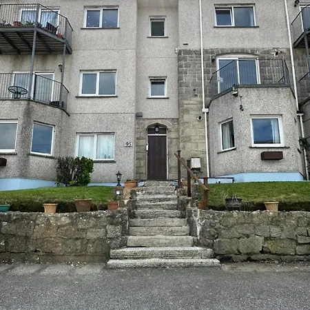 דירה Eton Court